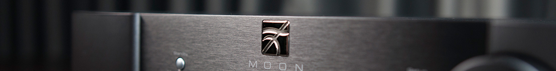 Logo Marki Moon by Simaudio na produkcie